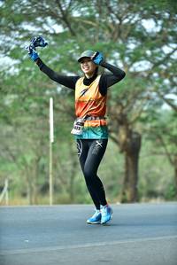 BIB: 423
                            <button type="button" onclick="openModal(10124902)" class="btn btn-primary btn-sm float-right btn-popup" data-toggle="modal" data-target=".modal-high-quality">
                        <i class="fas fa-shopping-cart"></i> Add to Cart
                    </button>
                                            <button type="button" onclick="isThisMe(10124902, true)" class="btn btn-success btn-sm float-right btn-popup btn-isme hidden" data-toggle="tooltip" data-placement="bottom" title="นี่คือรูปของคุณใช่ไหม คลิกที่นี่เพื่อเอาเข้าอัลบั้ม">
                        <i class="fas fa-plus"></i> Add to album
                    </button>
                    <button type="button" onclick="isThisMe(10124902, false)" class="btn btn-warning btn-sm float-right btn-popup btn-isnotme hidden">
                        <i class="fas fa-ban"></i> Remove from album
                    </button>